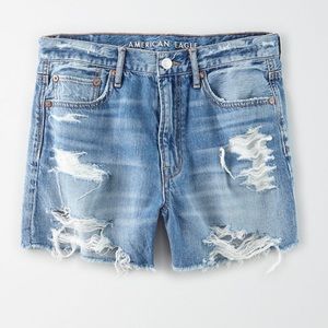 American Eagle 90’s Boyfriend Shorts